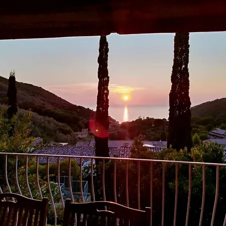 Casa Alba - Goelba Lägenhet *